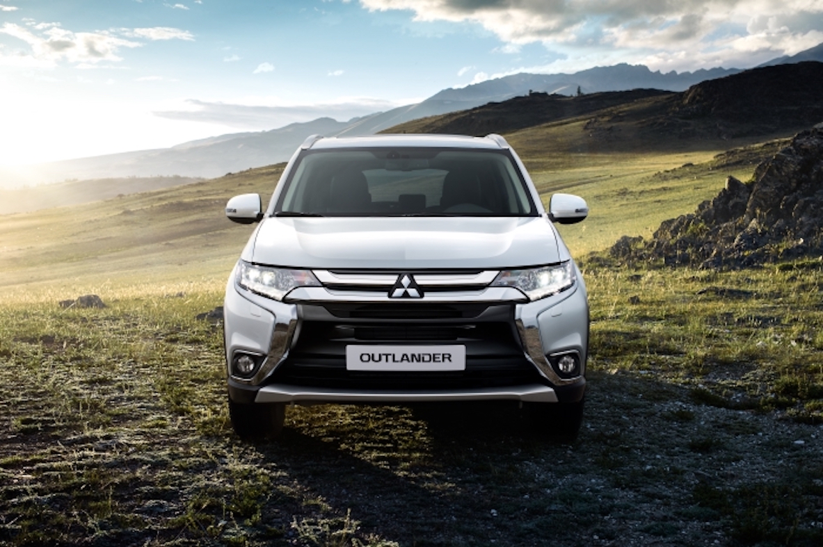 Outlander 2015. Митсубиси Аутлендер 2015. Mitsubishi Outlander 2015. Митсубиси Аутлендер 3 2015. Mitsubishi Outlander III.